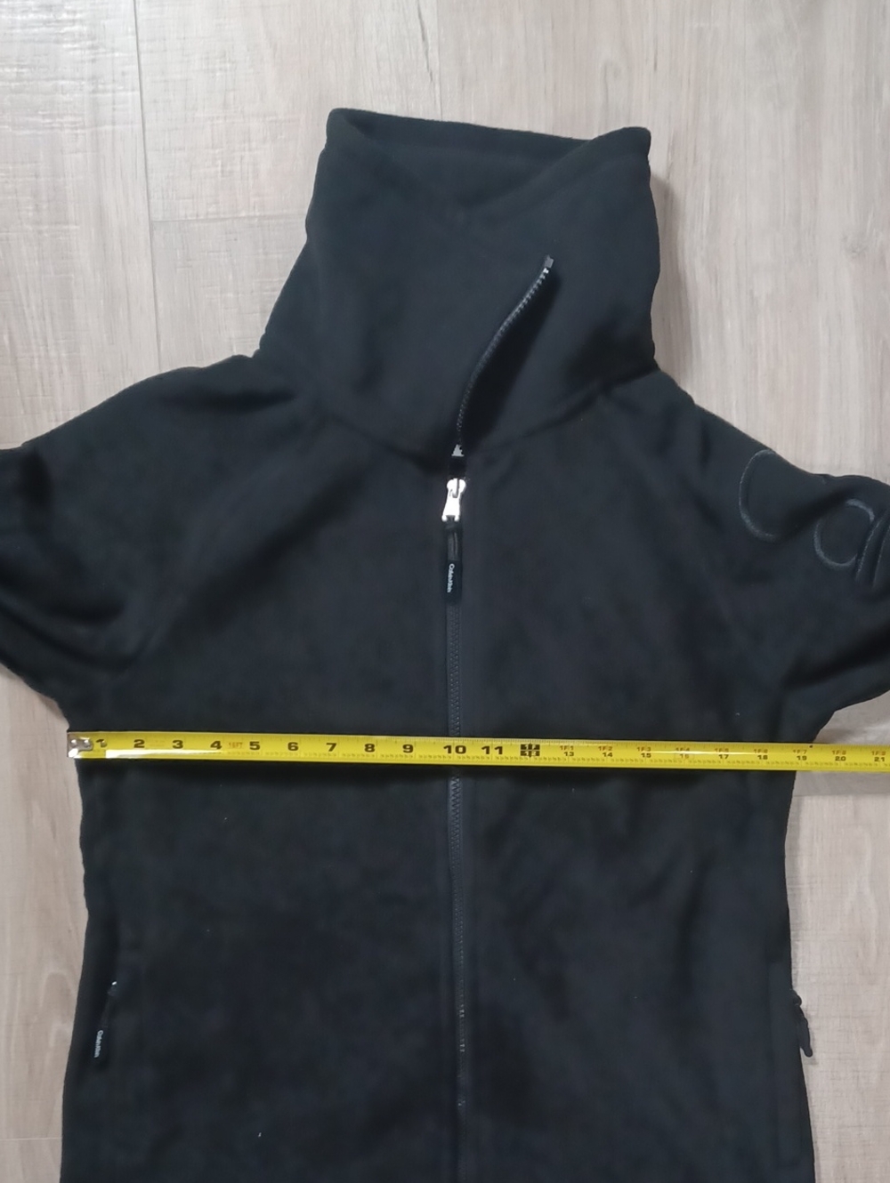 Medium CALVIN KLEIN black fleece jacket with full zip close & zip pockets. Cozy - Picture 12 of 15
